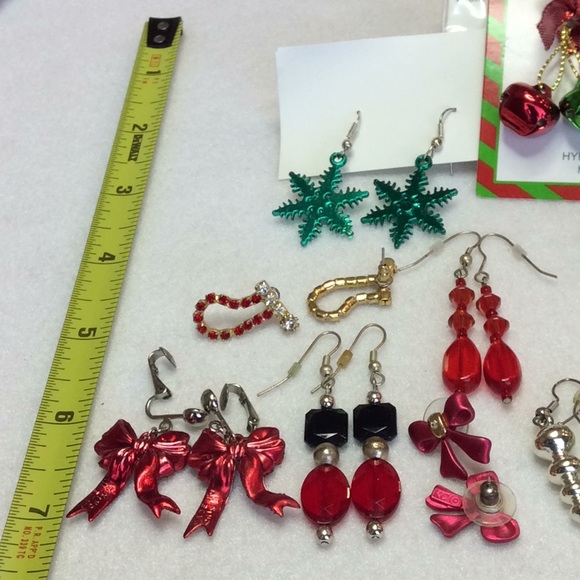 FINAL SALE PRICE Christmas/Winter Lot of 11 Earrings & 2 Pins - Picture 7 of 7